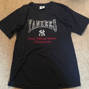 NY Yankees Vintage embroidered Tee
